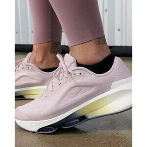 Nike Versair Workout Shoes Zoom Air Cushioned Platinum Violet Women's Size 10